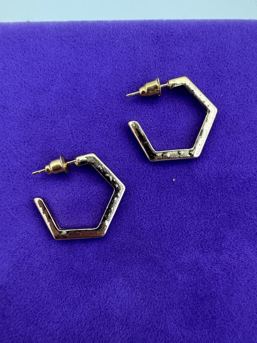 💛 Gold Tone Hexagon Hoop Earrings | Geometric